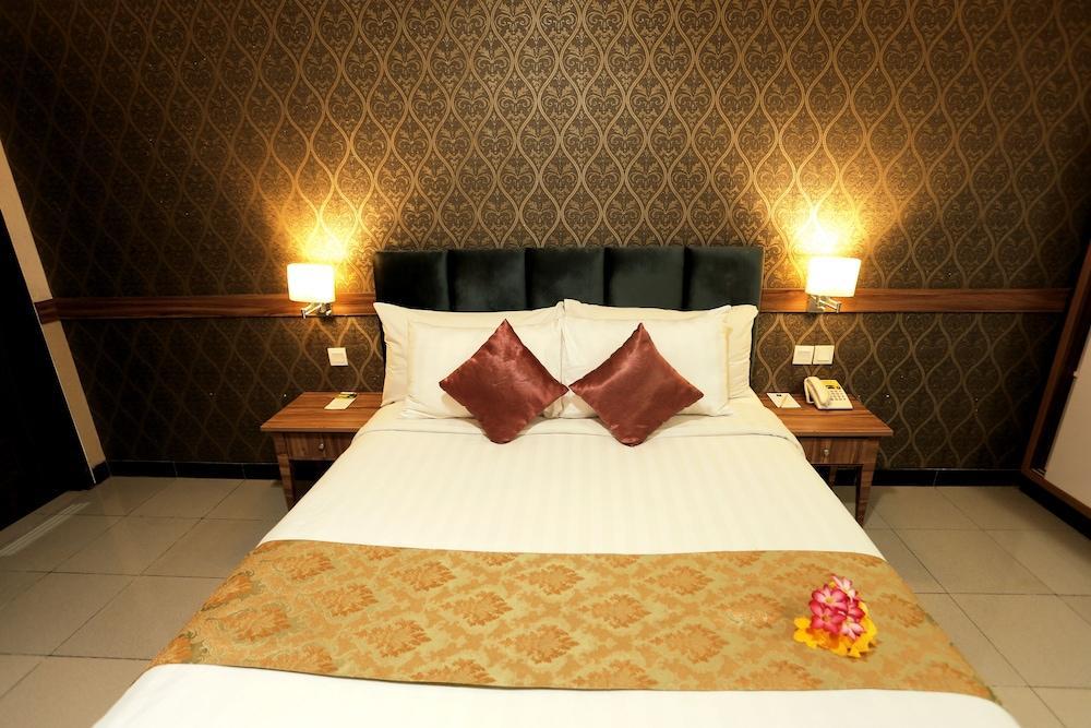 Amarelo Hotel Solo Luaran gambar