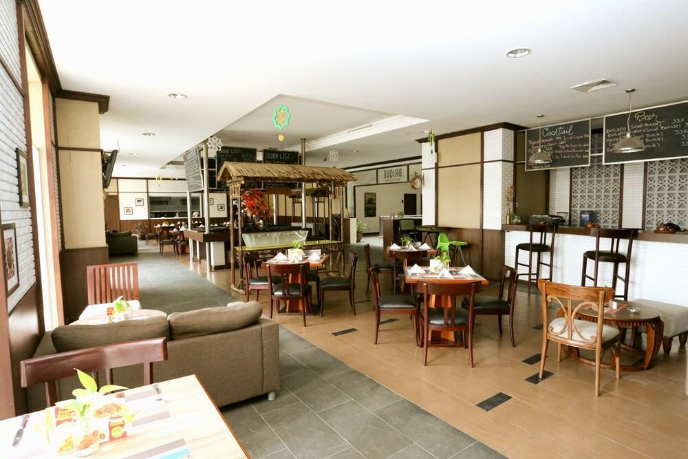 Amarelo Hotel Solo Luaran gambar