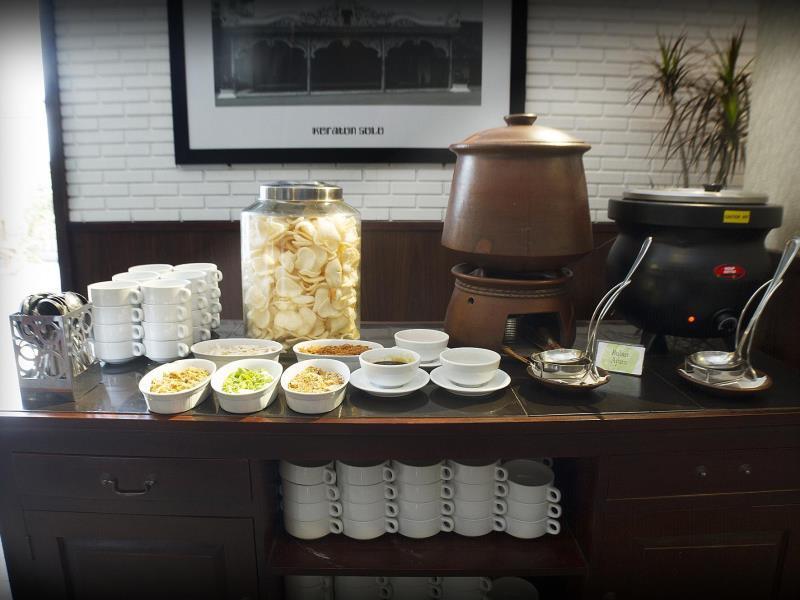 Amarelo Hotel Solo Luaran gambar