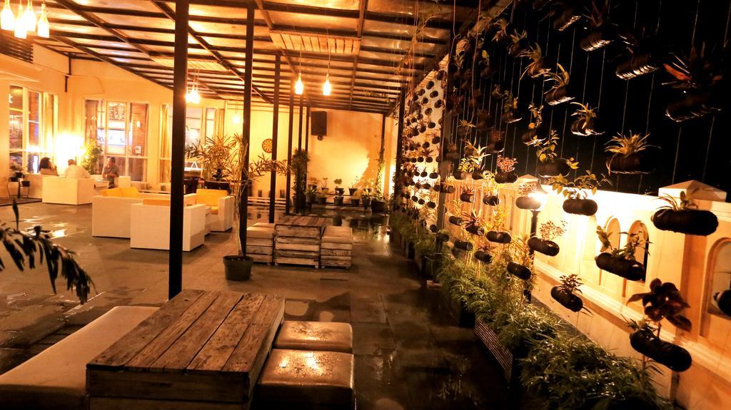 Amarelo Hotel Solo Luaran gambar