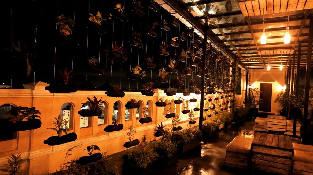 Amarelo Hotel Solo Luaran gambar