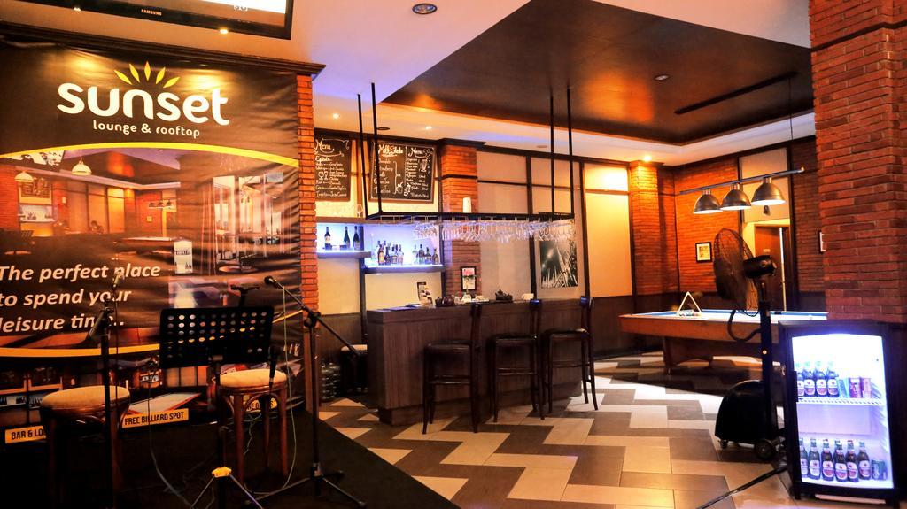 Amarelo Hotel Solo Luaran gambar