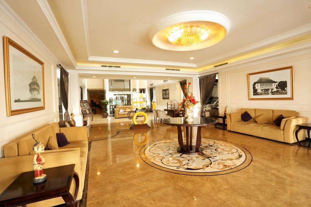 Amarelo Hotel Solo Luaran gambar