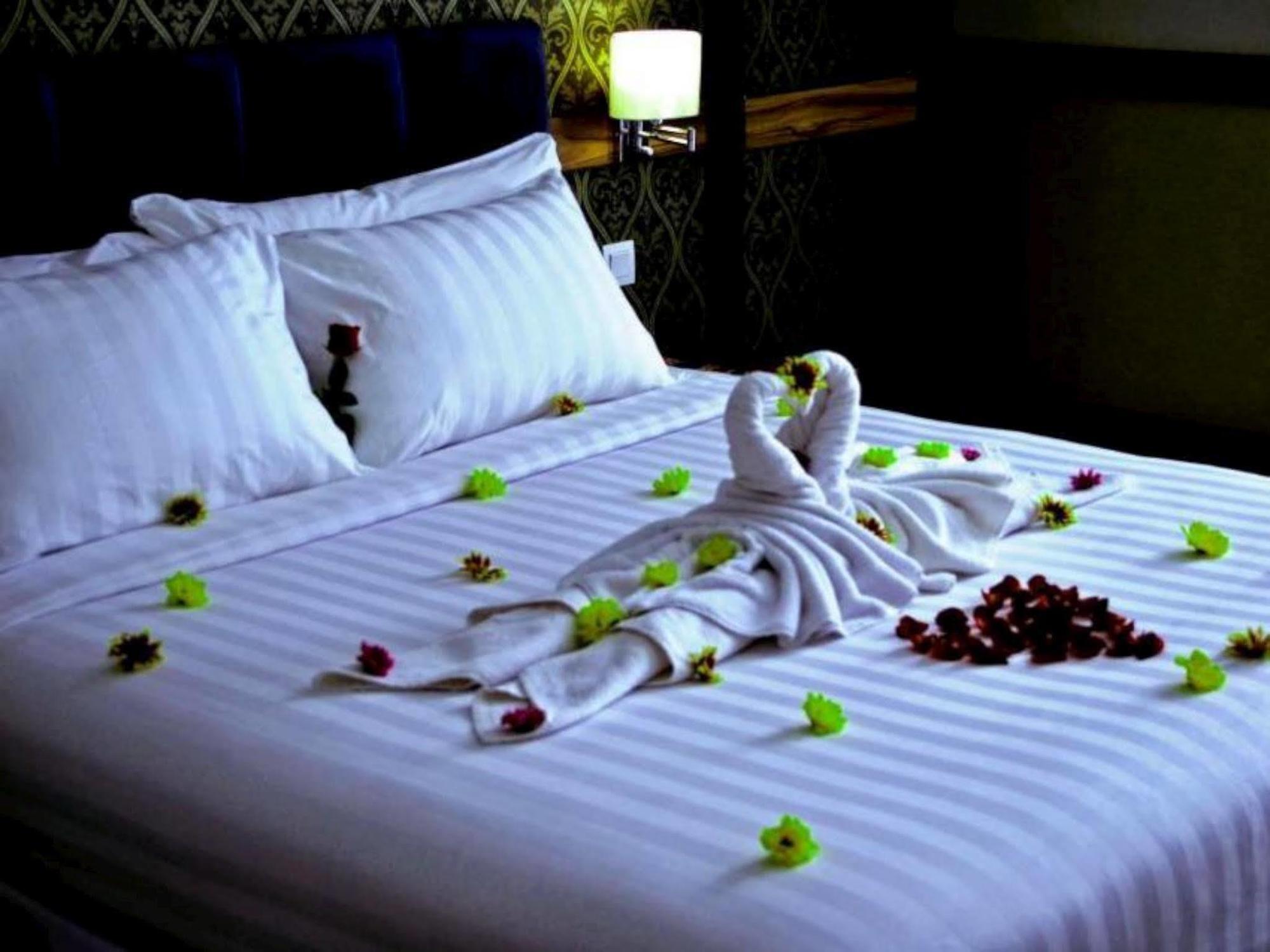 Amarelo Hotel Solo Luaran gambar