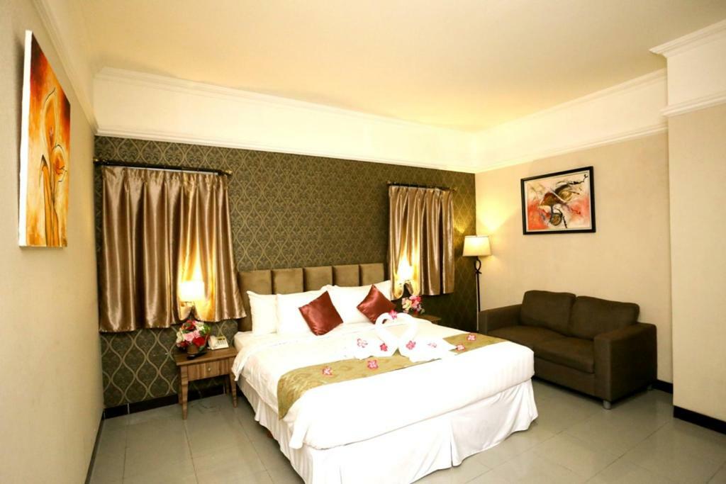 Amarelo Hotel Solo Luaran gambar
